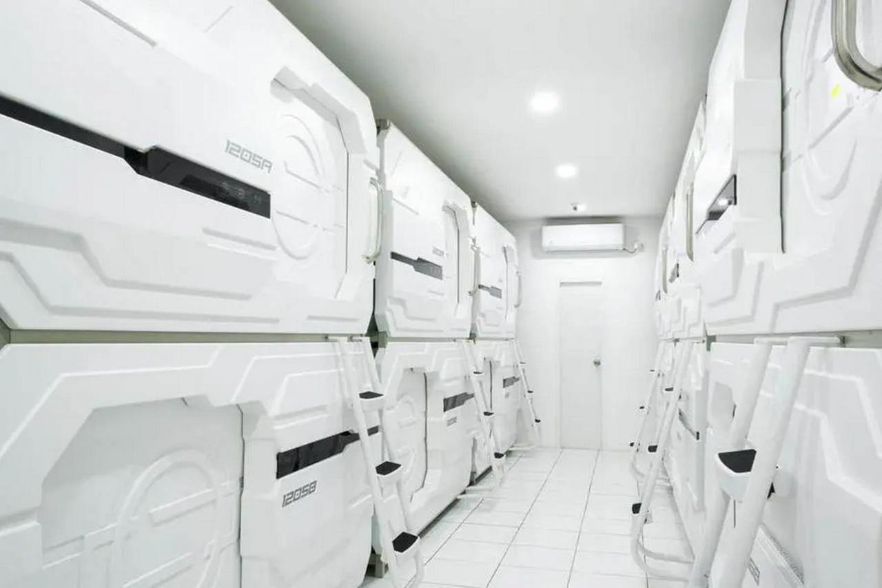 Reddoorz Hostel Near Taman Puring Джакарта Экстерьер фото